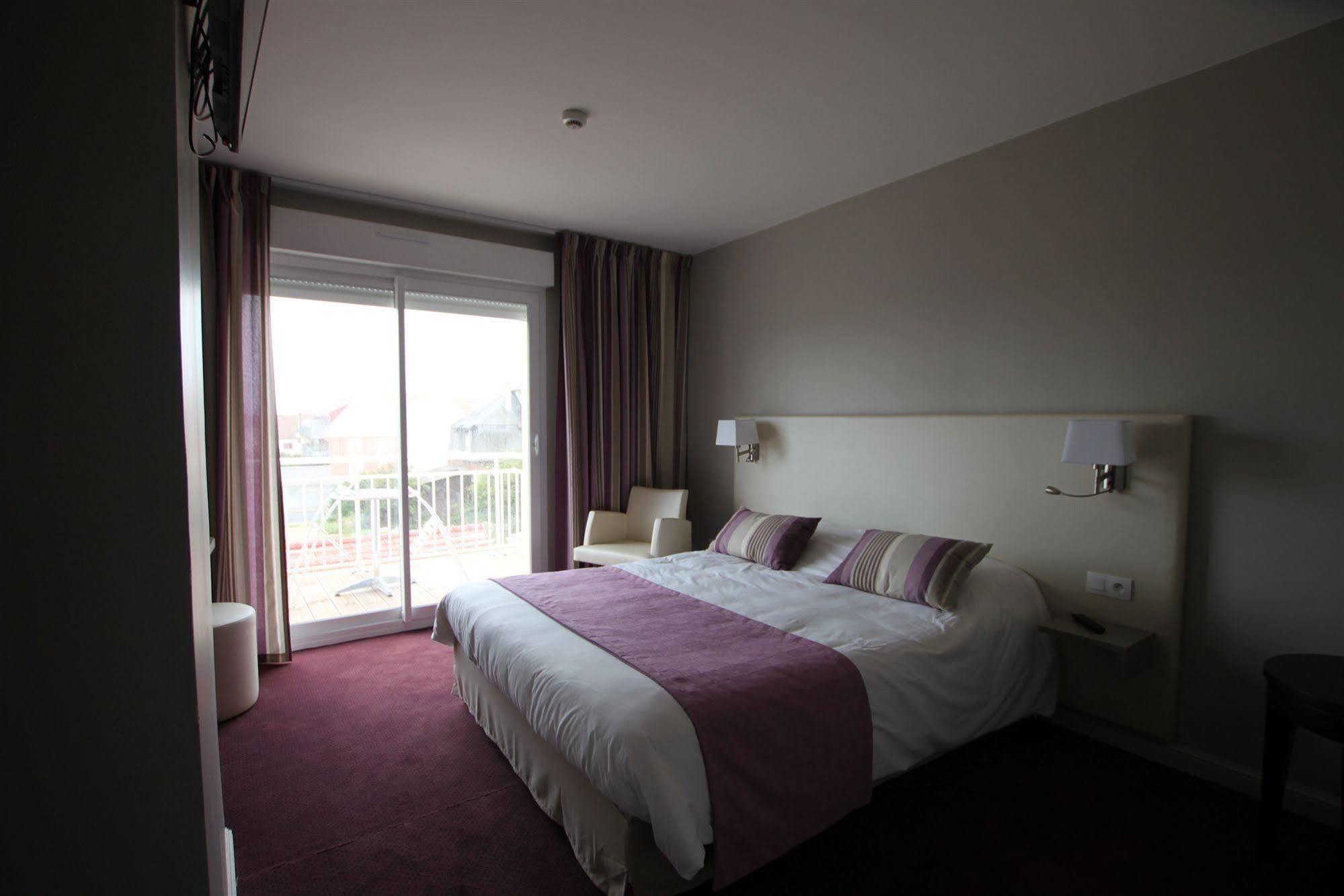 Hotel Le Cheval Blanc 康村 外观 照片