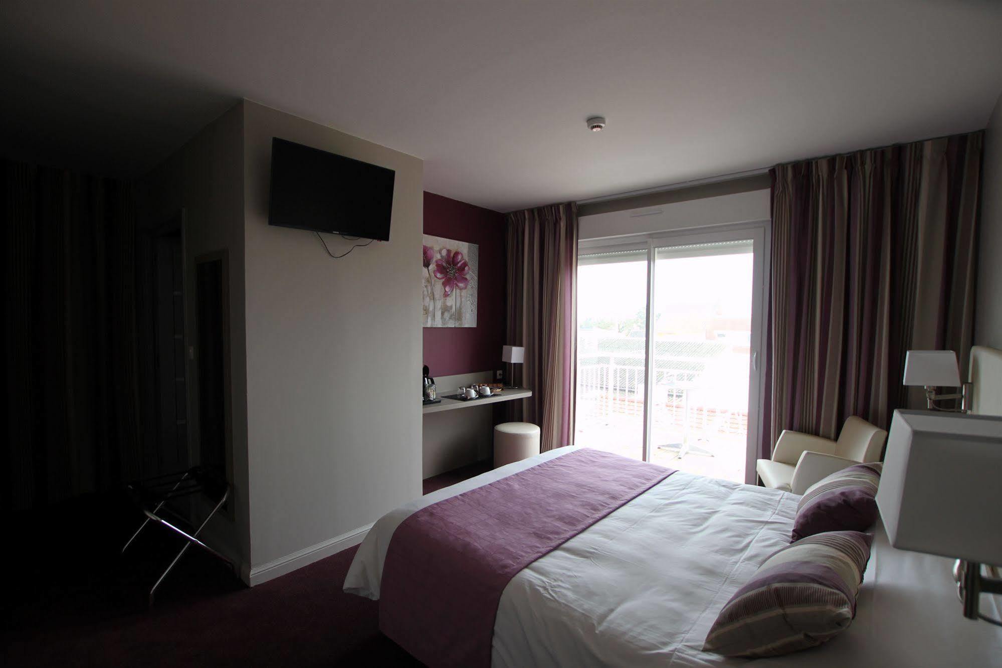 Hotel Le Cheval Blanc 康村 外观 照片